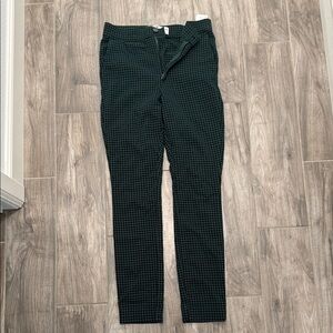 Hollister Woman’s Dark Green Checkered Chinos